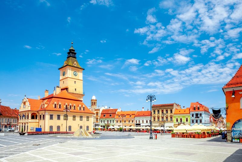 Taxă nouă pentru turiștii care vizitează Brașov! De ce noua măsură riscă să scumpească vacanțele: &quot;Presiunea va fi pe prețul final pe care turistul îl va achita, prețurile vor fi mai mari&quot;