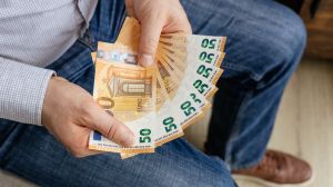 Banca Centrală Europeană a decis retragerea anumitor bancnote de 50 de euro din circulație. Motivul pentru care s-a ajuns la această hotărâre