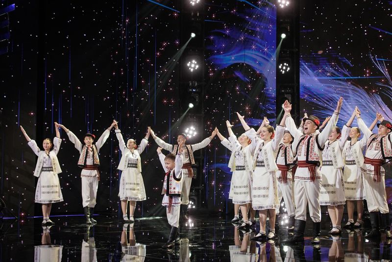 Ansamblul „Codrenii”, semifinaliști la Românii au talent 2025