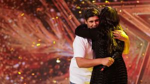 Marius Moldovan de la Romanii au talent o imbratiseaza pe Andra