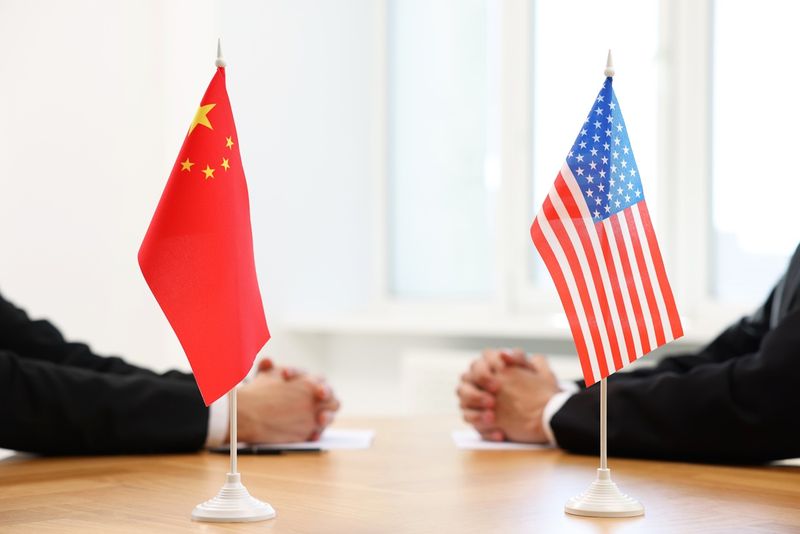 După ce și-au aruncat cu taxe grele, China și SUA ar putea reveni la masa negocierilor