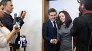 Nicusor Dan alaturi de sotia sa, la alegerile prezidentiale 2025