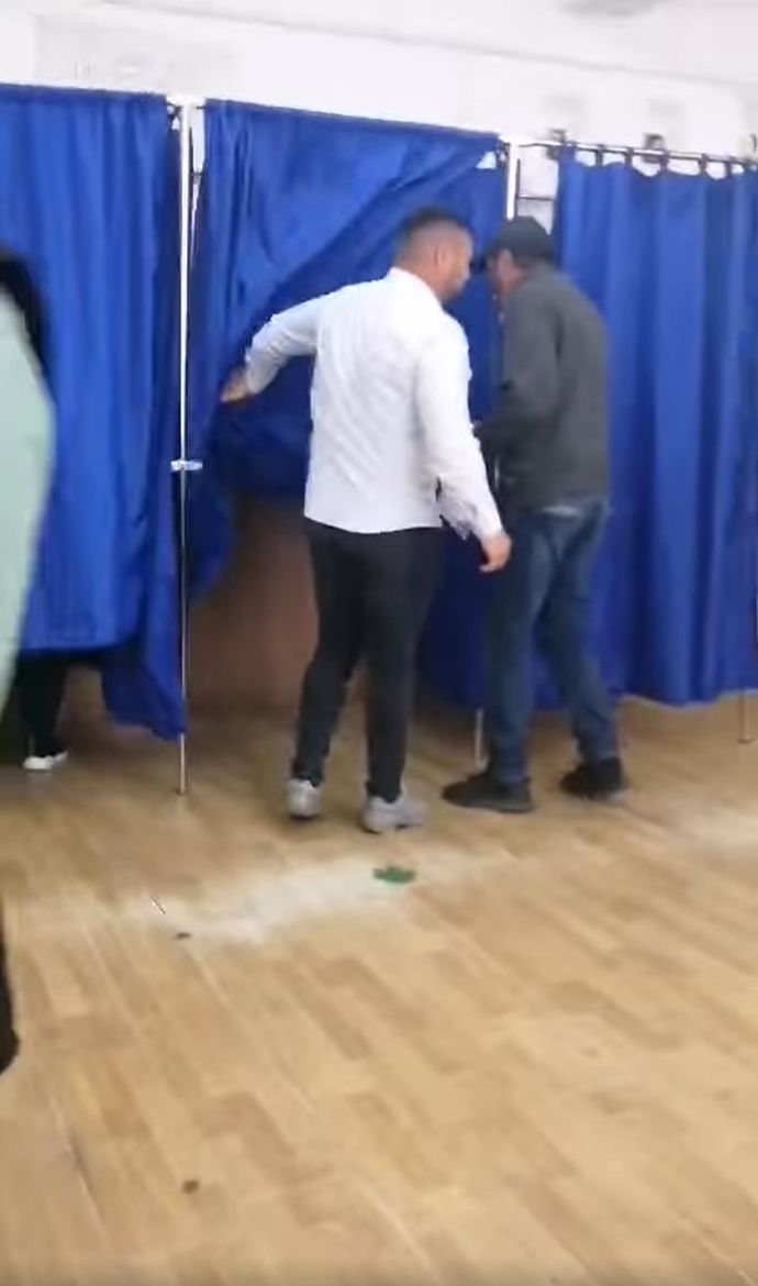 Imagine din secția de vot din Olt Imagine din secția de vot din Olt