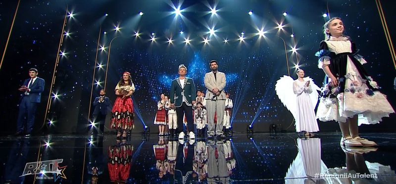 Pavel Bartoș, Smiley și concurenții de la Românii au talent
