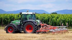 Vești bune pentru agricultorii români! Începe programul „Rabla pentru tractoare”. Documentele necesare pentru înscriere