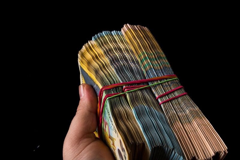 De ce nu tipărim mai mulți bani dacă tot suntem în criză? Răspunsul pe care guvernele nu-l spun pe față: &quot;Mi-e teamă că la un moment dat chiar și cu creșterea taxelor nu va fi de ajuns&quot; | EXCLUSIV