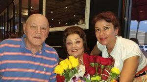 Maria Ciobanu alături de fiica ei și Mircea Cîmpeanu