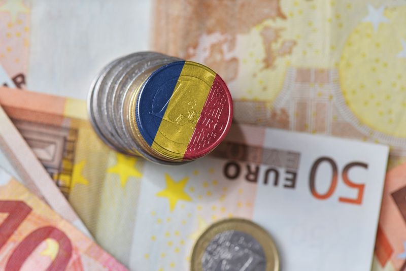 Previziune sumbră despre banii românilor, din partea economiștilor! Urmează trei valuri de criză în România: „Suntem abia la început” | EXCLUSIV