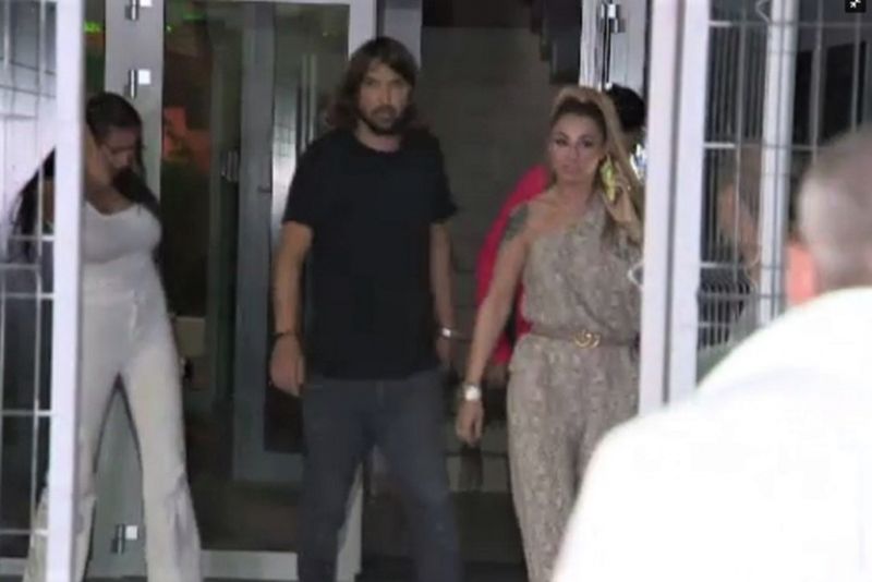 Dan Alexa, Anamaria Prodan și fosta soție a impresarului. Fotografie realizată în seara vestitului "pumn" Noi detalii despre amantlâcul anului! Dan Alexa și efectul întârziat al pumnului primit de la Anamaria Prodan! Antrenorul, urmărit de blestemul celebrei impresare