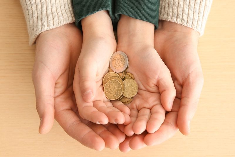 România, țara în care bugetul nu mai are loc pentru alocații