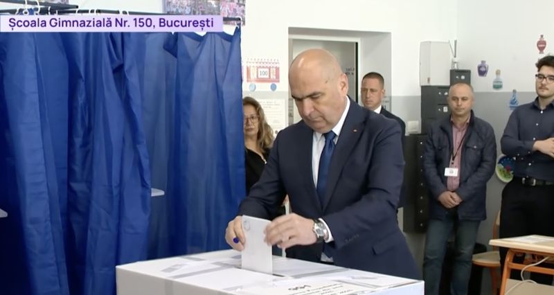 Ilie Bolojan, declaratii in fata sectiei de vot Alegeri prezidentiale 2025  ilie bolojan, declaratii in fata sectiei de vot Alegeri prezidentiale 2025