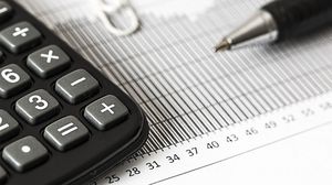 Leul pierde din nou teren în fața euro! Moneda națională s-a depreciat cu 5 bani într-o singură zi