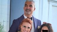 Monica Davidescu și Aurelian Temișan, alături de fiica lor, Dora