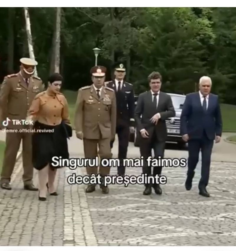 Delia Dinu și Nicușor Dan, la ceremonia din Parcul Carol Delia Dinu și Nicușor Dan, la ceremonia din Parcul Carol