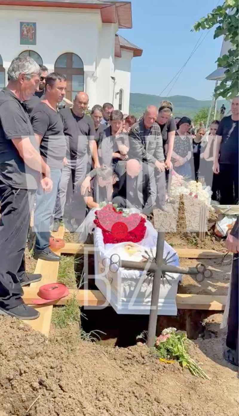 Alex Marcu distrus la groapă