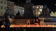 Candele aprinse după ce mai multe persoane au fost ucise în atacul armat din Graz