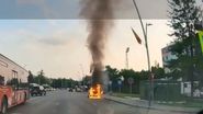 Mașină cuprinsă de flăcări în Bacău