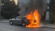 Mașină cuprinsă de flăcări în Bacău