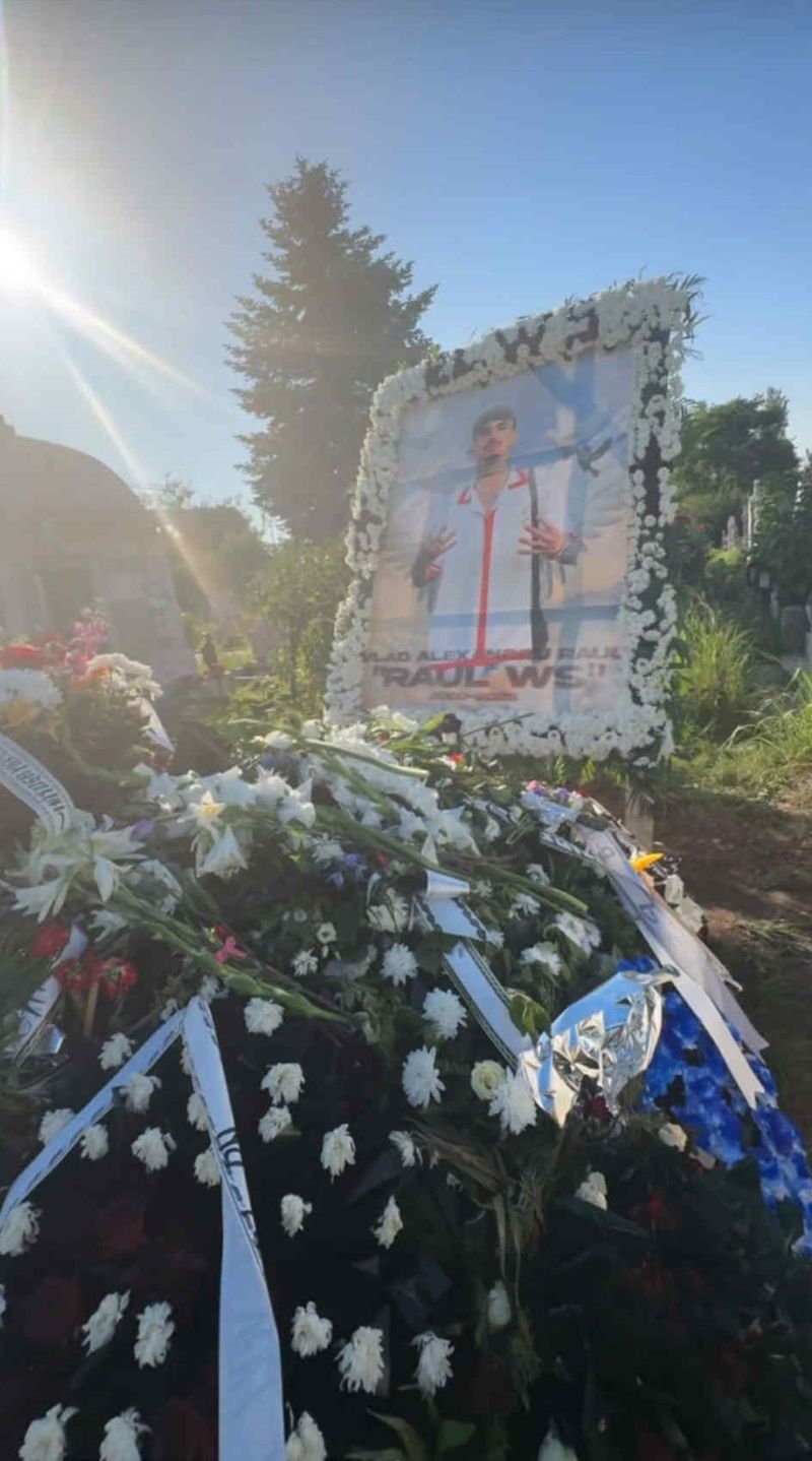 Imagine de la mormântul lui Raul WS