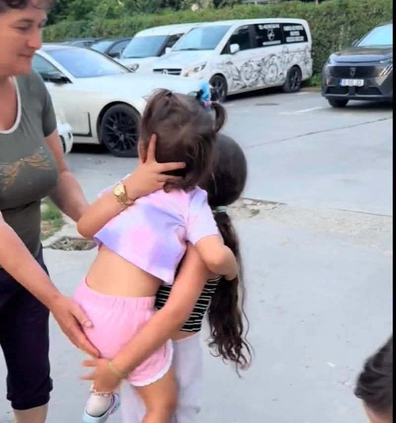 Imagini cu fetița Teodorei