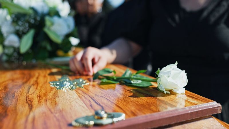 Propunere de tăiere de ajutor de înmormântare