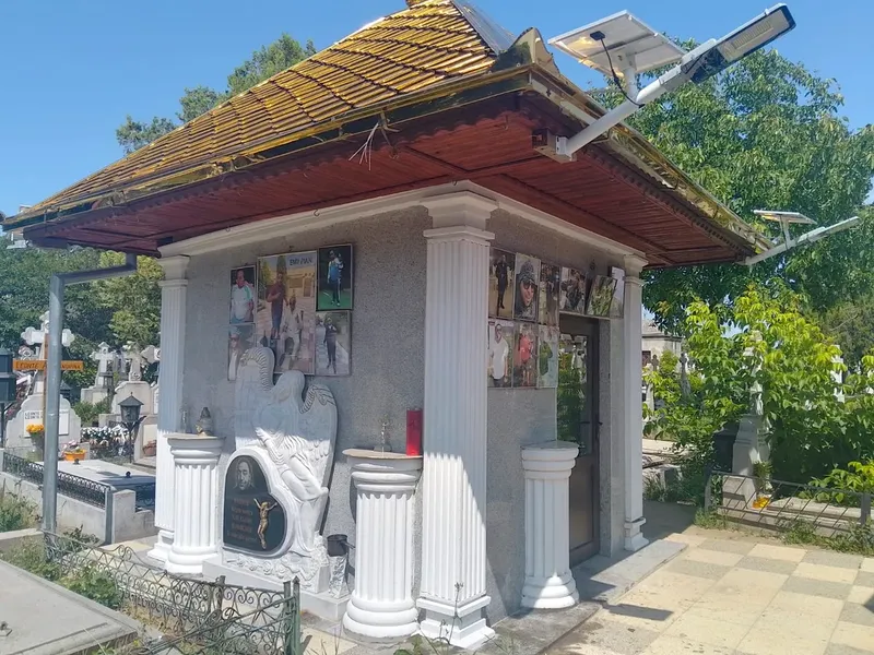 Imagine de la înmormântarea lui Laurențiu Duduianu