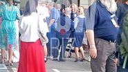 Andreea Esca, în fața Colegiului Național „Gheorghe Lazăr”