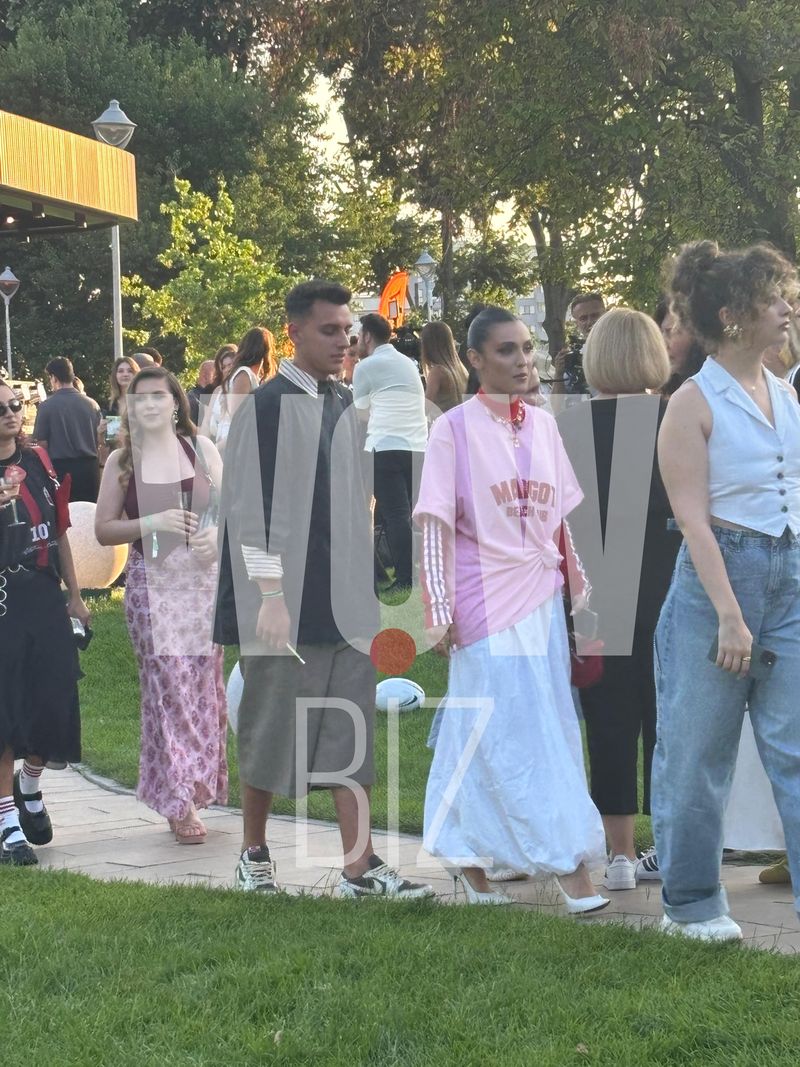 Alexia Eram și iubitul la petrecerea Elle