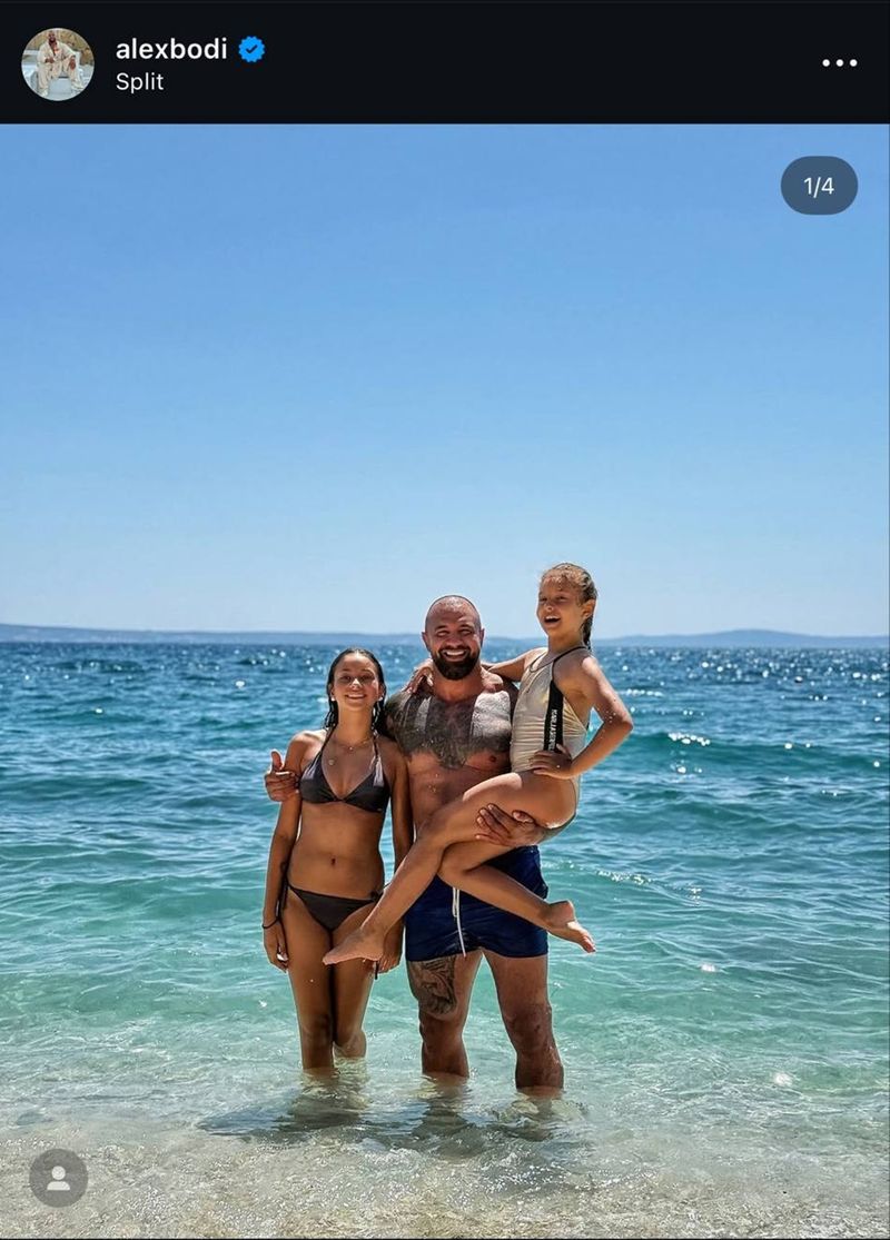 Alex Bodi și fetele lui
