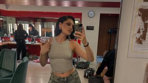 Jessie J, pe masa de operație după ce a anunțat că are cancer! Artista a publicat primele imagini din spital: „Trec prin momente dificile”