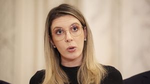 Cine este Diana Buzoianu. Biografie: vârstă, studii, carieră. A preluat mandatul de ministru al Mediului!