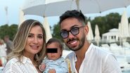 Claudia Puican alături de Armin Nicoară și băiețelul lor