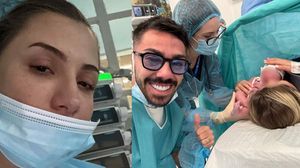 Claudia Puican alături de Armin Nicoară și băiețelul lor