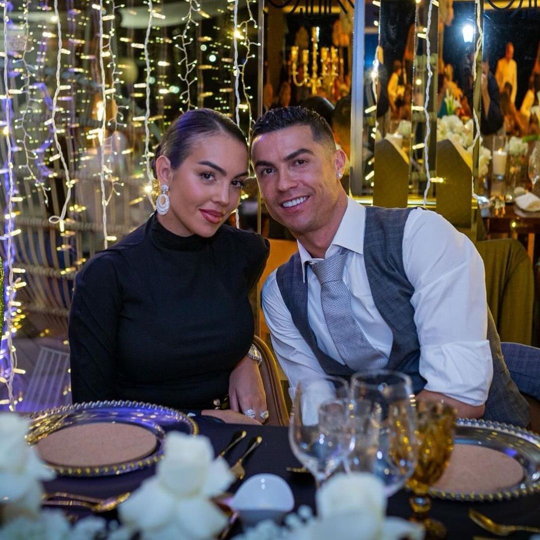 Gata! Cristiano Ronaldo se însoară. I-a dat Georginei un inel de logodnă de 1,5 milioane de lire sterline și a anunțat locul în care va avea loc nunta de anul viitor
