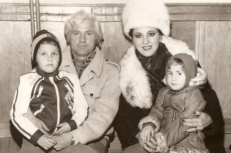 Irina Loghin alături de Ion Cernea și copiii lor