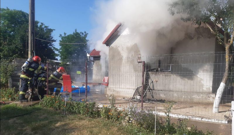 Imagini de la locul incendiului