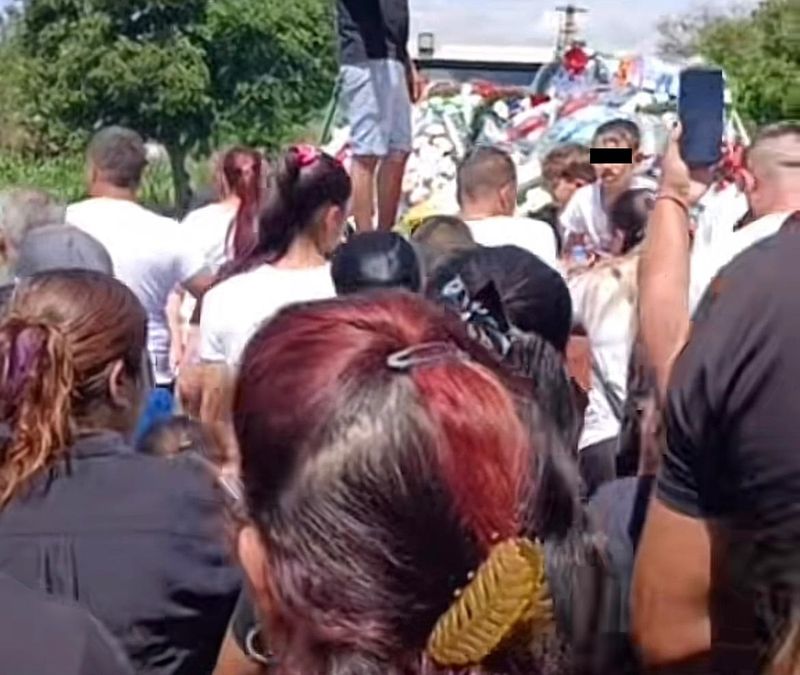 Imagini de la &icirc;nmorm&acirc;ntarea Andei