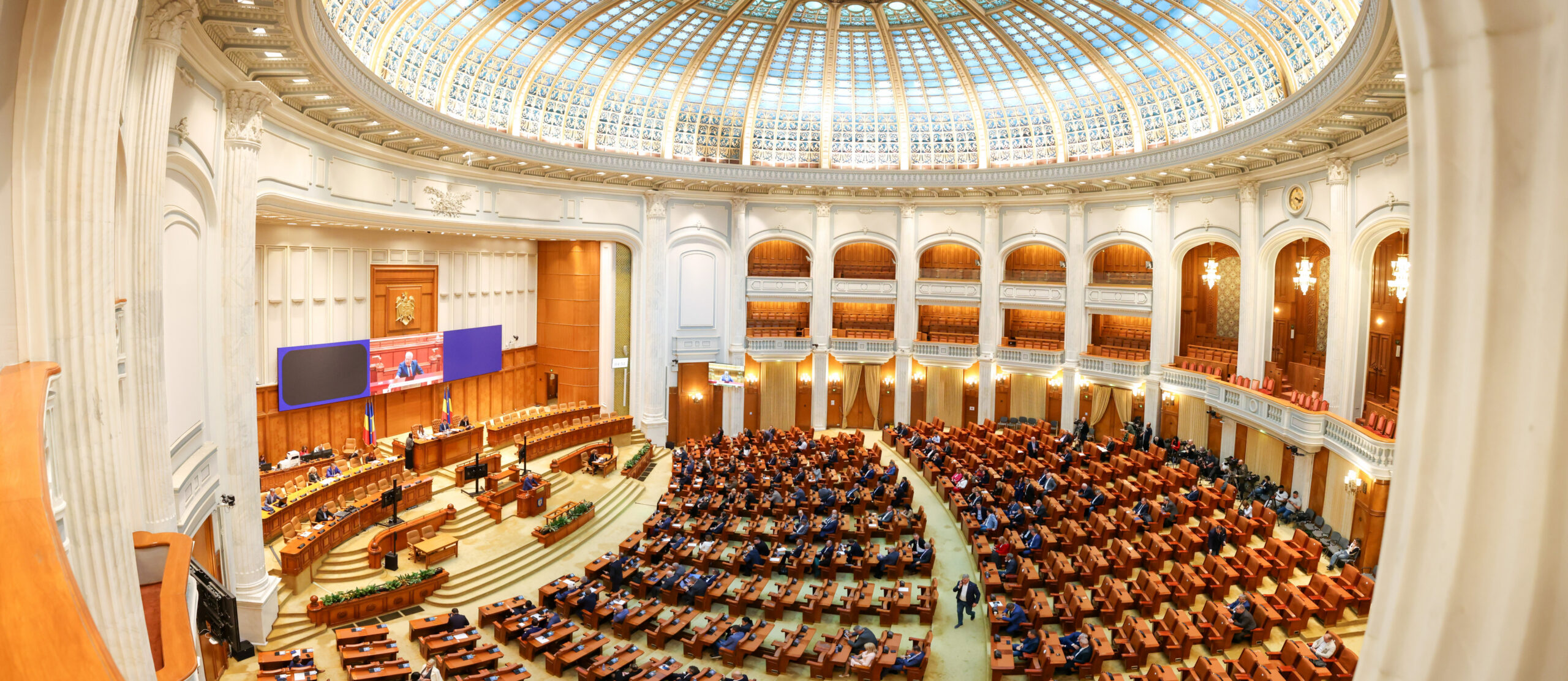 Parlamentul trebuie să facă noi numiri la conducerea televiziunii și radioului de stat. CCR a publicat motivarea deciziilor