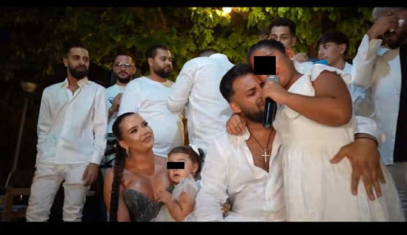 Andra Volos, Robert Lele, fiica lor și fetița din prima căsnicie a artistului