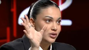 Câte clase are Betty Salam?