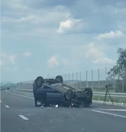 Accident grav pe autostrada A1 în Argeș: 5 răniți, inclusiv doi copii transportați la spital 2 Imagini de la locul accidentului