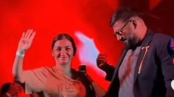 Incredibil cum arată mama lui Costel Biju! Viorica de la Clejani a reacționat imediat când a văzut imaginile cu femeia care i-a dat viață manelistului: „E mai tânără ca el”