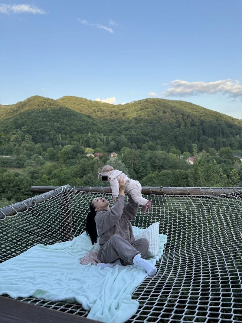 Larisa Iordache și fiica sa