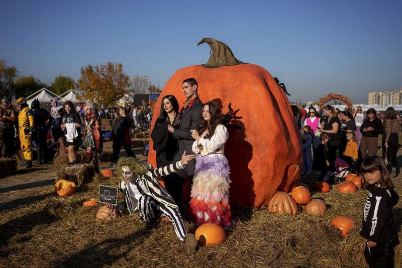 Festivalul de Halloween de pe Lacul Morii Festivalul de Halloween de pe Lacul Morii