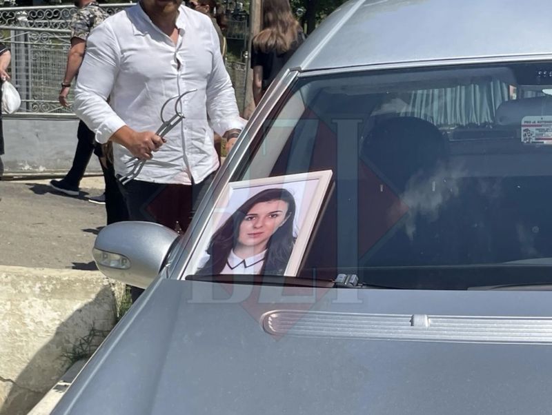 Imagini de la &icirc;nmorm&acirc;ntare