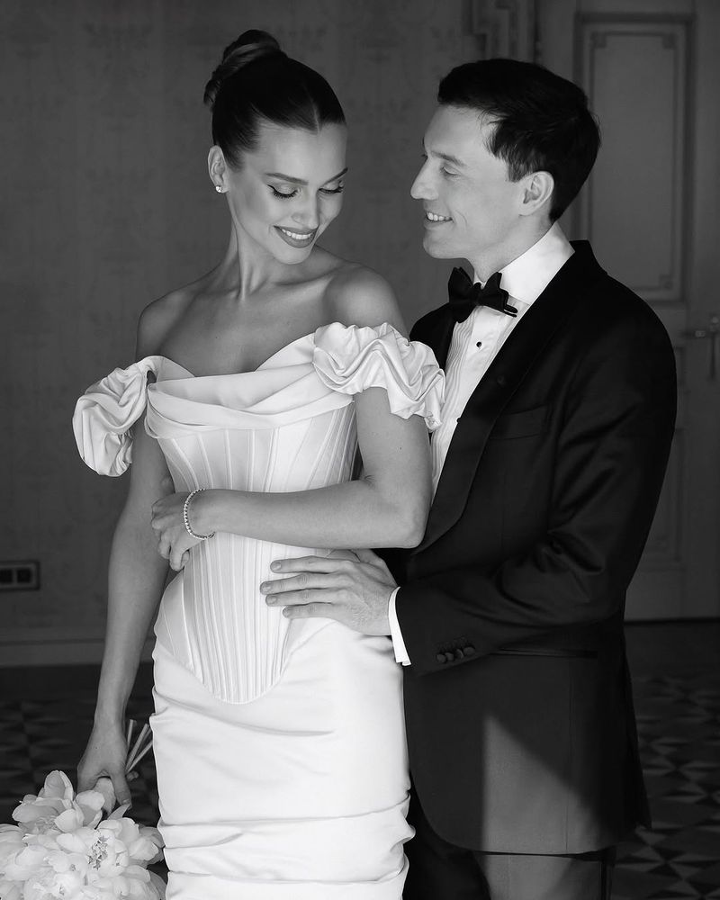 Kseniya Alexandrova și soțul ei Kseniya Alexandrova și soțul ei