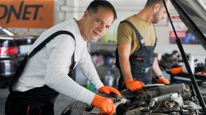 Dan Negru, de la platoul TV la service auto