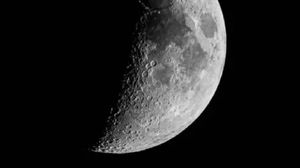Luna Neagră este sâmbătă noaptea