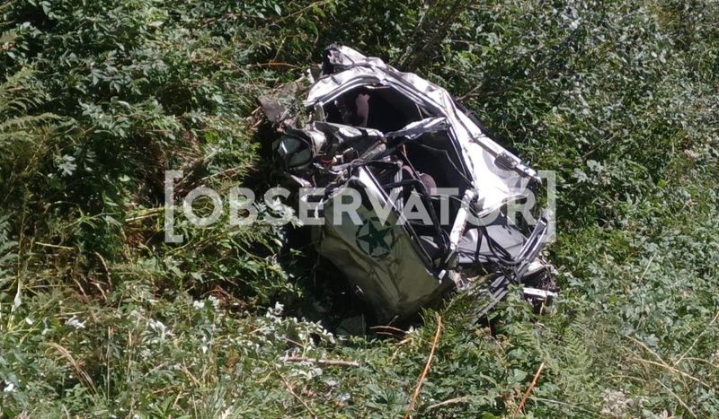 Imagine cu epava mașinii distruse în tragedia din Argeș