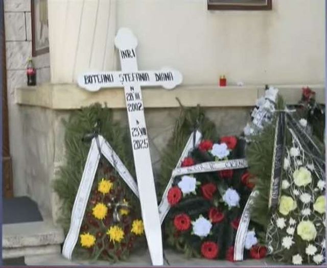 Imagine de la înmormântarea Ștefaniei Imagine de la înmormântarea Ștefaniei